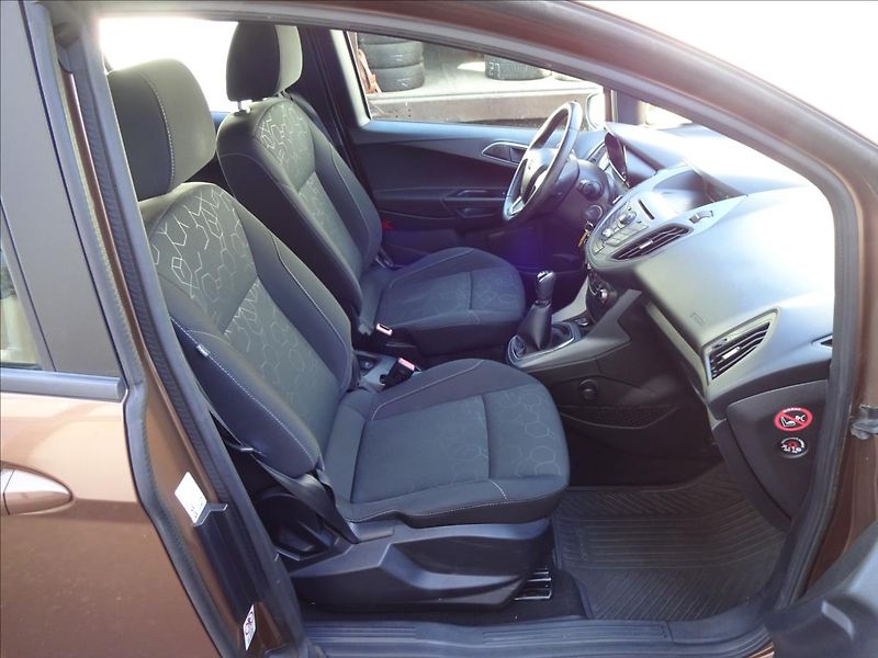 Ford B-MAX 1,0 i 74kW - fotka 23 z 47