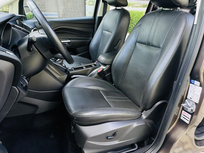 Ford Grand C-MAX 2.0TDCi MAN TAŽNÉ 1MAJITEL - fotka 29 z 50