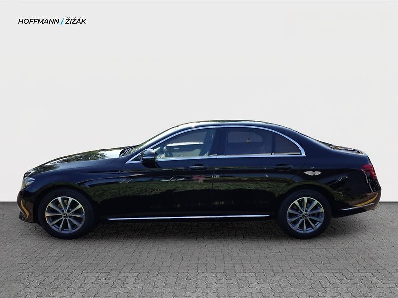 Mercedes-Benz Třídy E EXCLUSIVE 4MATIC - fotka 8 z 18