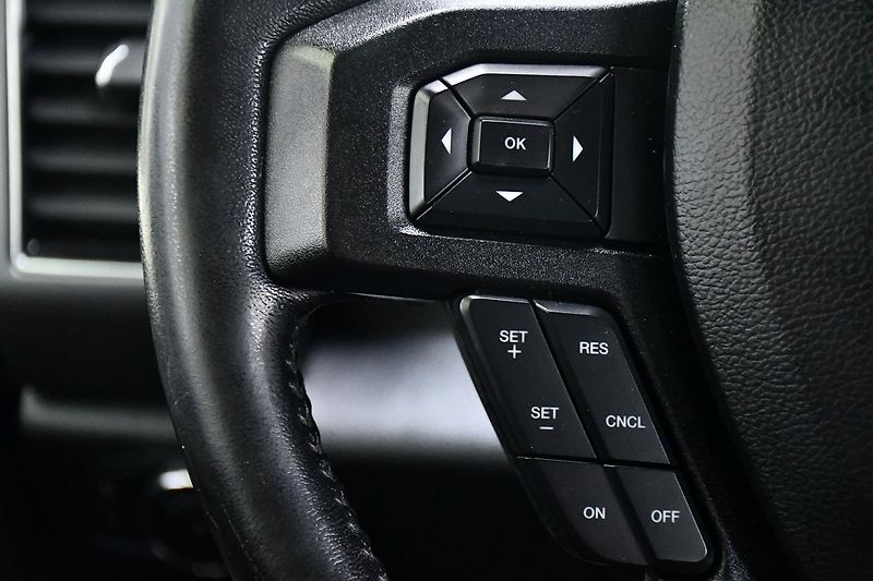 Ford F-150 2.7 L ECOBOOST XLT SPORT 4X4 - fotka 24 z 38