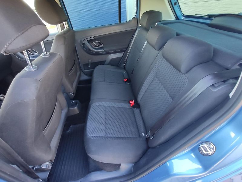 Škoda Fabia (2013) AMBIENTE 1.2 TSI 63 kW DPH - fotka 5 z 27