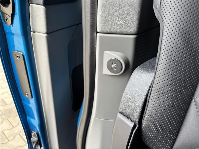 Ford Tourneo Custom 2,0 EcoBlue 125kW Titanium X - fotka 26 z 59