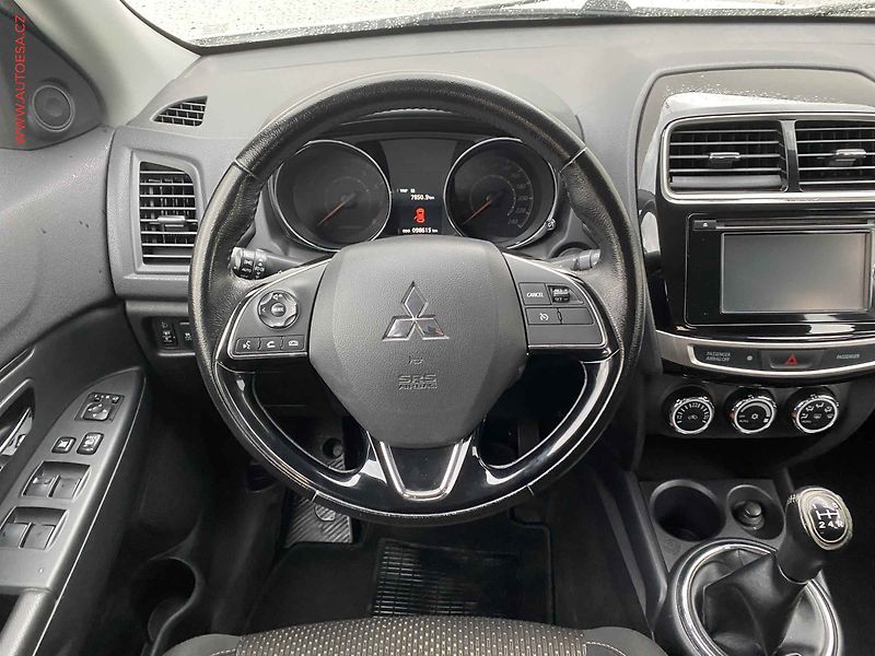 Mitsubishi ASX (2016) 1.6 MIVEC, Edition, kamera - fotka 11 z 17