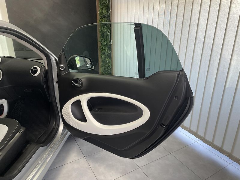 Smart Fortwo 0.9i AUTOMAT ČR 1.MAJ NAVI   - fotka 14 z 25