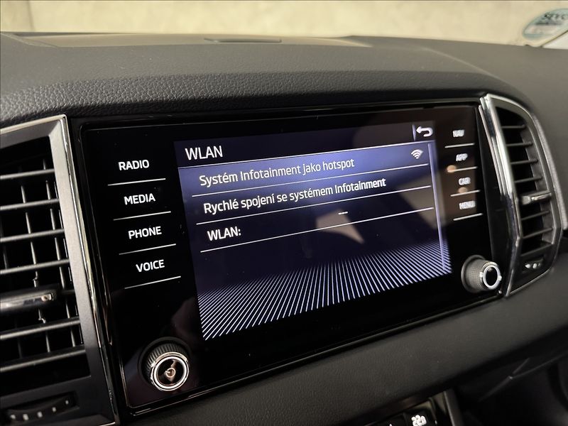 Škoda Karoq 1,5 TSi  DSG Style LED Kamera - fotka 37 z 46