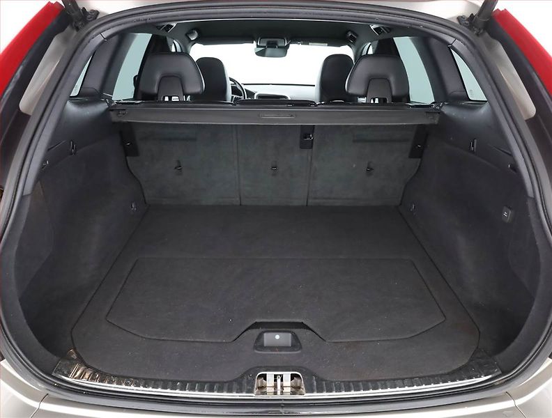 Volvo XC60 (2015) Summum D5, 4X4, Automat - fotka 21 z 21