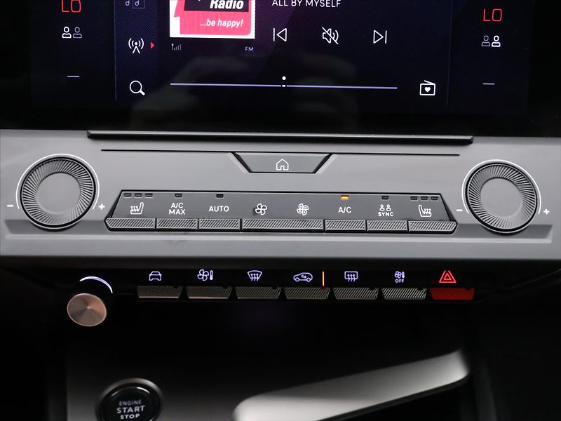 Peugeot 308 1,2 HYBRID 100kW ALLURE CZ - fotka 22 z 32