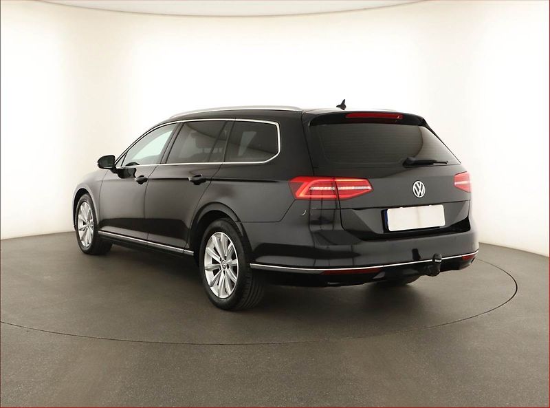 Volkswagen Passat (2015) 2.0 TDI, 4X4, Kůže, Navi - fotka 4 z 18