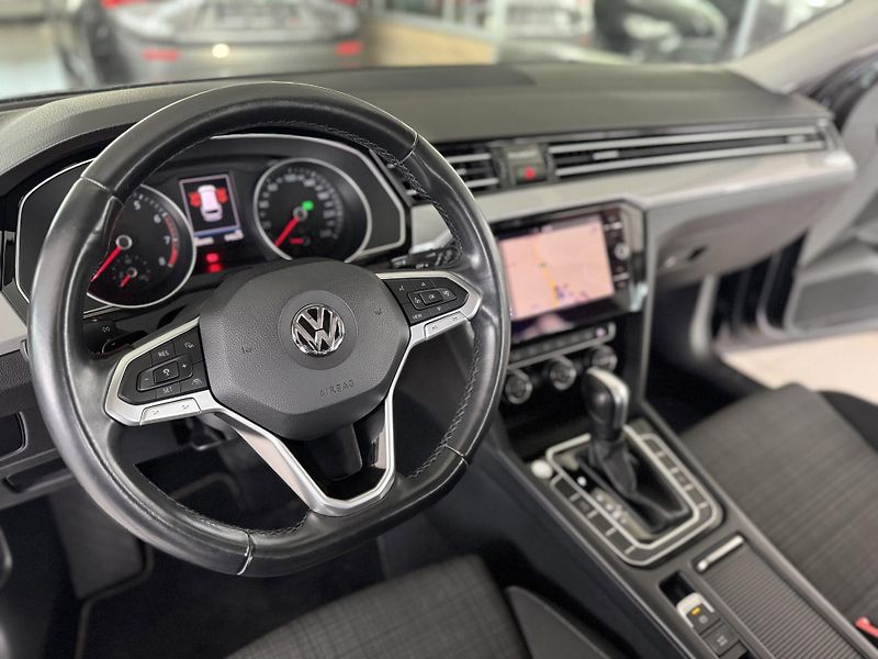 Volkswagen Passat Variant 1,5TSI 110kW DSG*Navi*Kamera - fotka 10 z 35