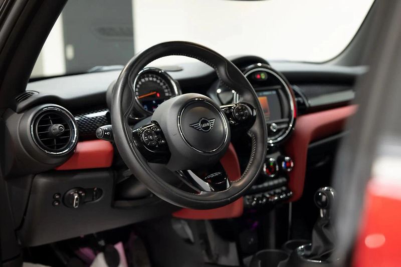 Mini Cooper S 2.0 141 kW - fotka 7 z 35