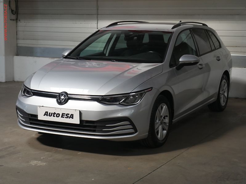 Volkswagen Golf (2021) 1.5 TSi, 2.maj,ČR, LED, park - fotka 3 z 20