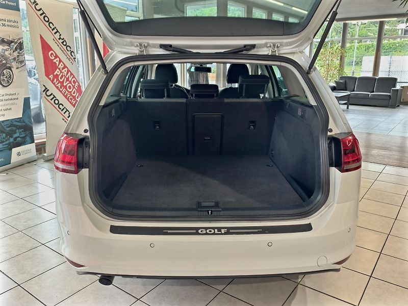 Volkswagen Golf VARIANT 1.6 TDi HIGHLINE, ČR   - fotka 12 z 21