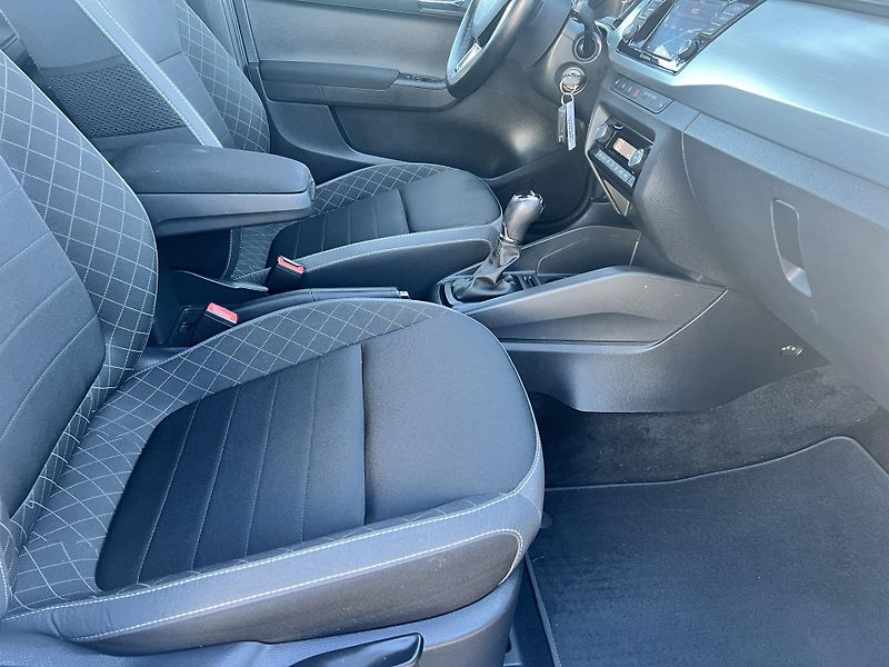 Škoda Fabia Drive 1.0TSi 81kw DSG TEMPOMAT - fotka 35 z 46