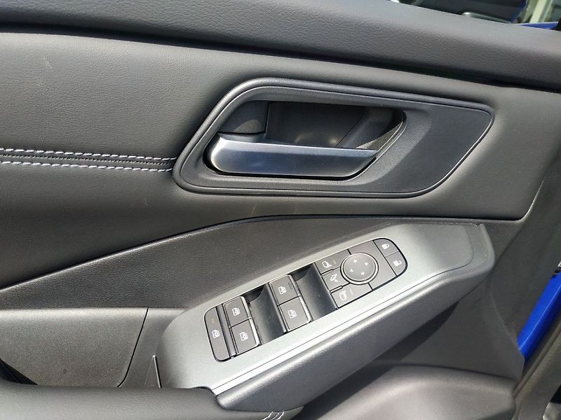 Nissan Qashqai 1.3T mHEV AT,2WD, SKLADEM - fotka 9 z 27