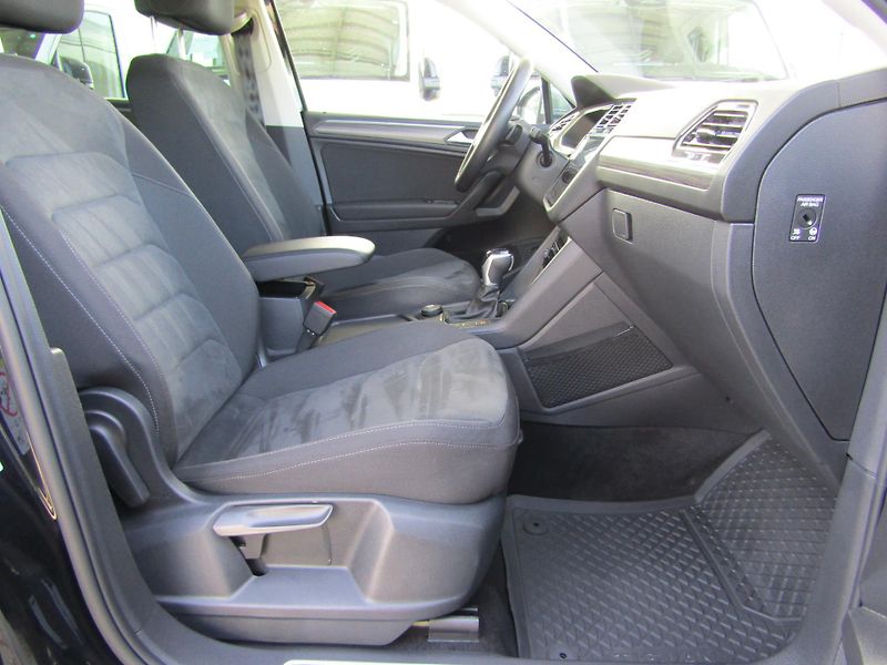 Volkswagen Tiguan Elegance 2.0 TDI 147 kW DSG 4 - fotka 21 z 30