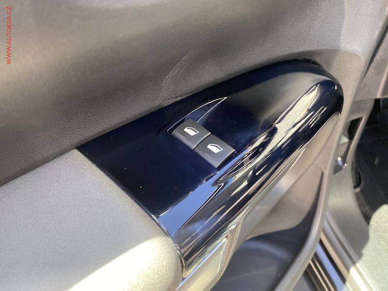 Citroën C4 Cactus (2019) 1.2PT Origins, Navi, kamera - fotka 13 z 18