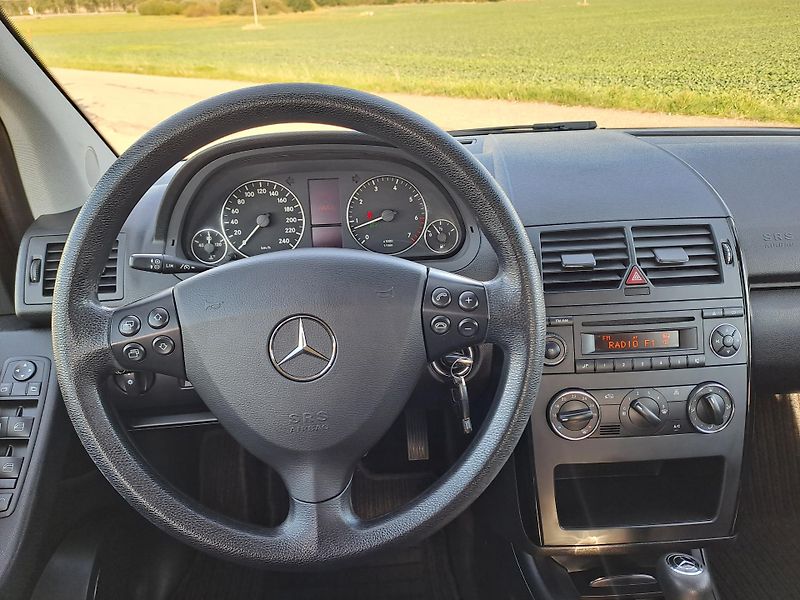 Mercedes-Benz Třídy A (2008) 1.5 AUTOMAT SERVISKA PĚKNÝ - fotka 18 z 37