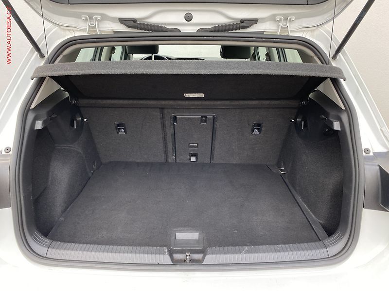 Volkswagen Golf (2020) 1.0TSi, ČR, Life, LED - fotka 7 z 18