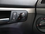 Volkswagen Touran (2009) 2.0 TDI, nová STK, Tažné - náhled 17
