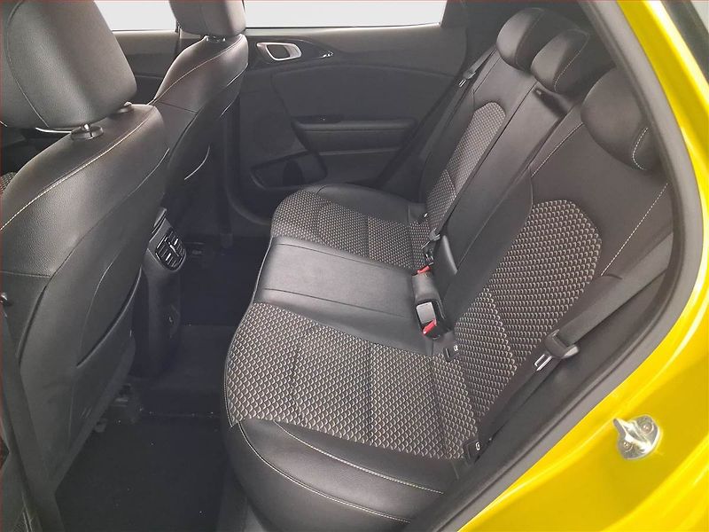Kia XCeed (2023) 1.5 T-GDI - fotka 10 z 16