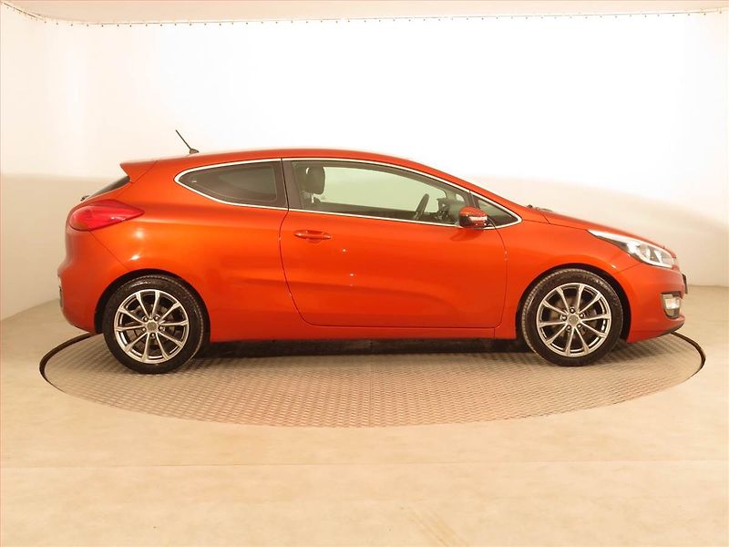 Kia Pro_Ceed (2013) 1.6 GDI, Serv.kniha, Tempomat - fotka 6 z 15