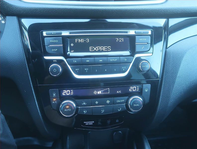 Nissan Qashqai (2014) Tekna 1.5 dCi, Serv.kniha - fotka 12 z 15