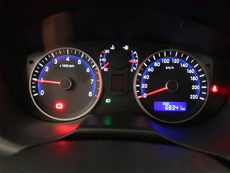 Hyundai i20 (2014) 1.2, Serv.kniha, Tempomat - fotka 11 z 14