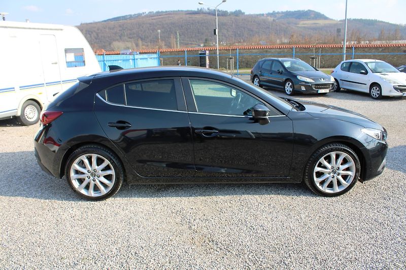 Mazda 3 (2015) 2,0i KLIMA NAVI XENON TEMPOMAT - fotka 8 z 16