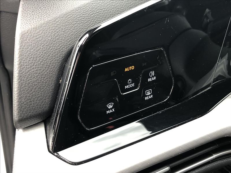 Volkswagen Golf Variant 1,0 TSi 81kW LIFE  8 - fotka 14 z 21