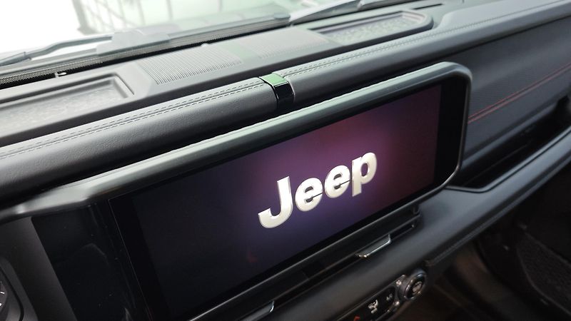 Jeep Wrangler (2025) Unlimited 2,0T  Rubicon ČR - fotka 32 z 39
