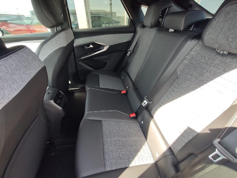 Peugeot 3008 (2026) Business 1.2 HYBRID 145k GRIP  - fotka 5 z 28