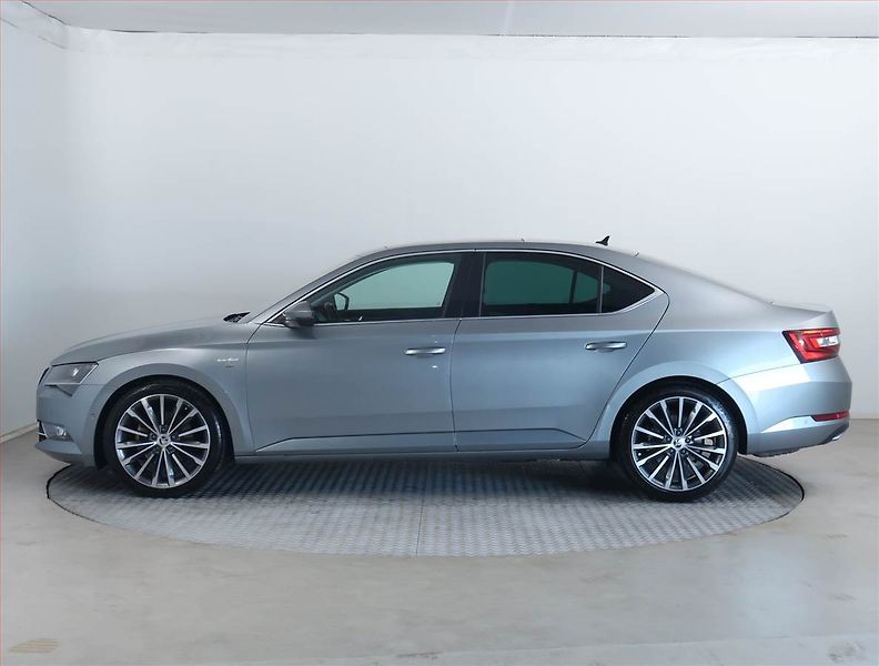 Škoda Superb (2015) Laurin&Klement 2.0 TDI - fotka 3 z 22