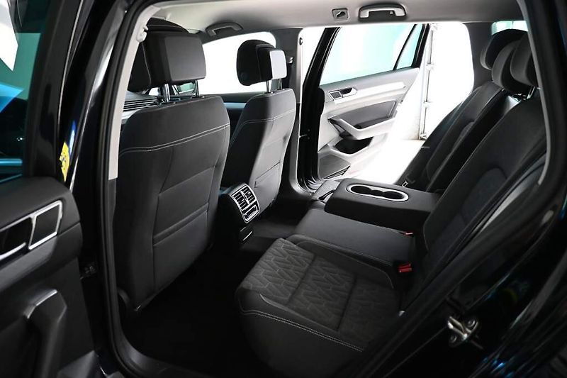 Volkswagen Passat (2023) 2.0 LED ACC Tažné Masáž SCR Bu - fotka 9 z 34
