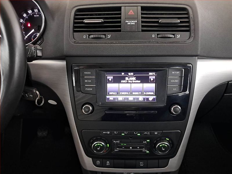 Škoda Yeti (2015) 2.0 TDI, 4X4, Tempomat - fotka 12 z 16
