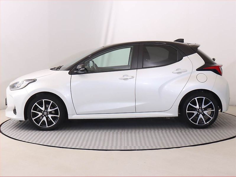 Toyota Yaris (2021) 1.5 VVT-i, Serv.kniha, Kůže - fotka 3 z 17