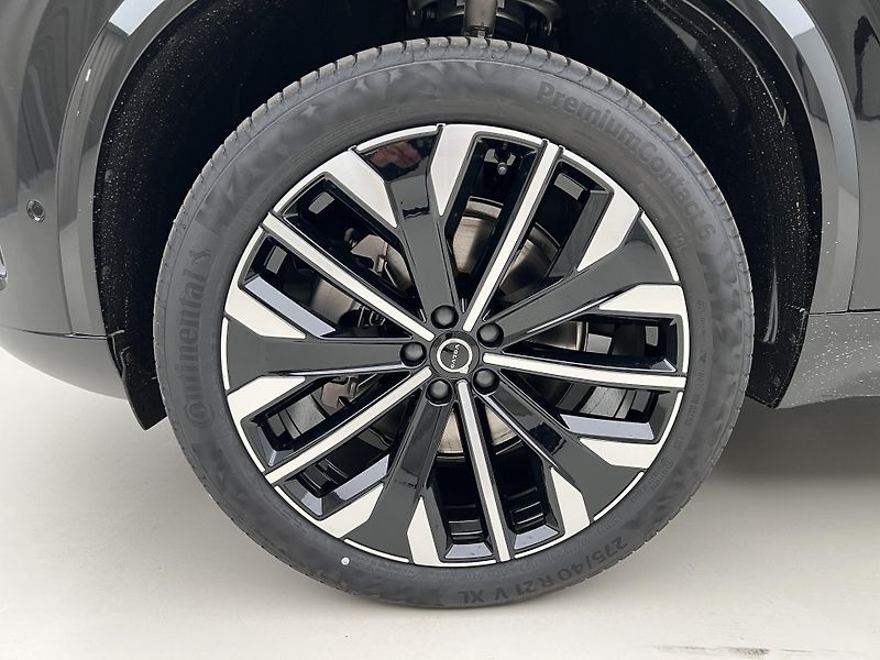 Volvo XC90 (2026) B5 AWD DARK PLUS - fotka 16 z 43