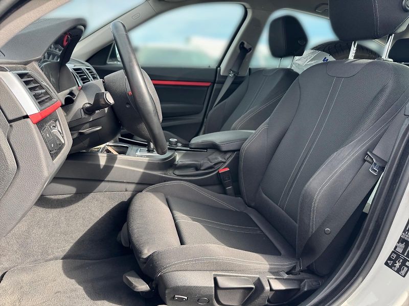 BMW Řada 3 (2020) GT xDRIVE 320i 135kW 4x4 CZ - fotka 7 z 11