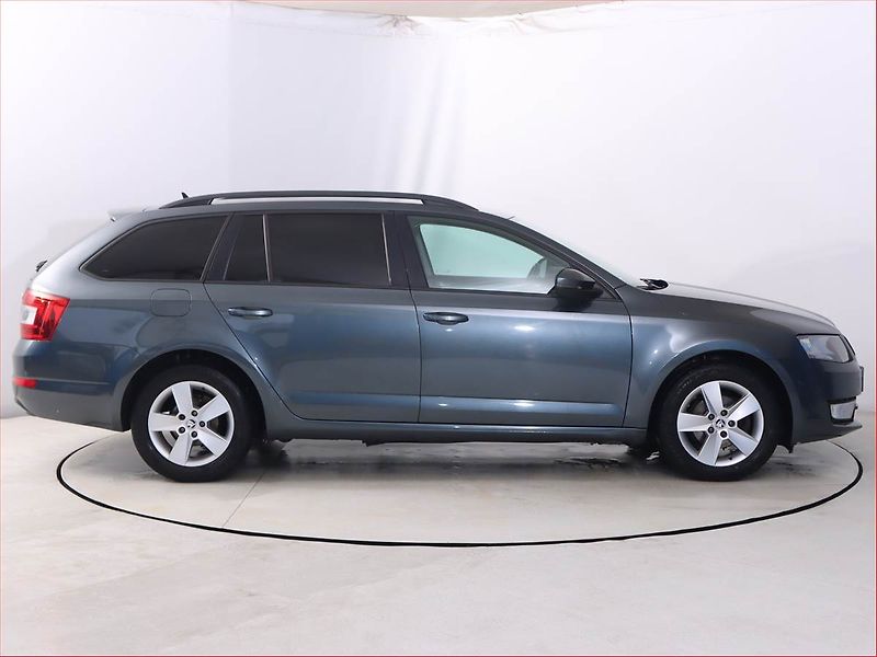 Škoda Octavia (2014) 1.6 TDI, Automat, Navi - fotka 6 z 20