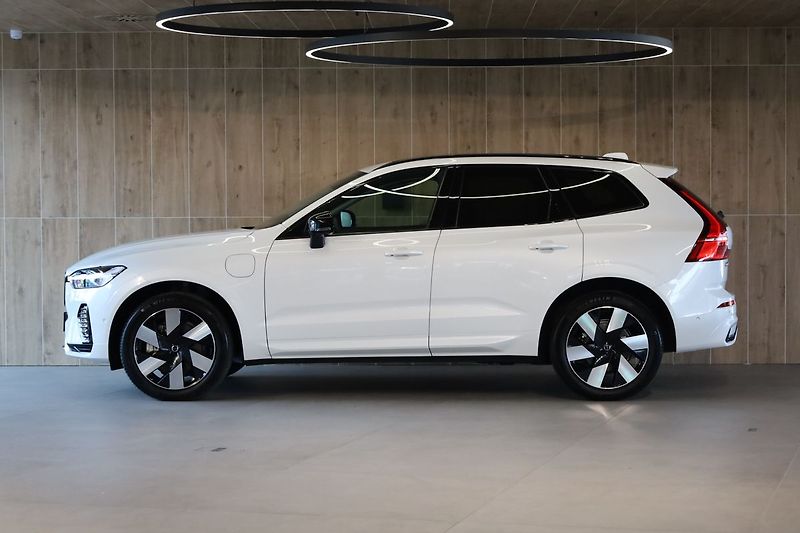 Volvo XC60 T8 PLUS Dark, Ventilace, 360° - fotka 3 z 35
