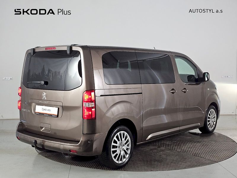 Peugeot Traveller (2017) 2.0HDi 130kW 8AT 8MÍST - fotka 2 z 30