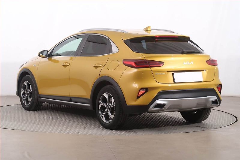 Kia XCeed (2022) 1.5 T-GDI, Serv.kniha - fotka 4 z 20