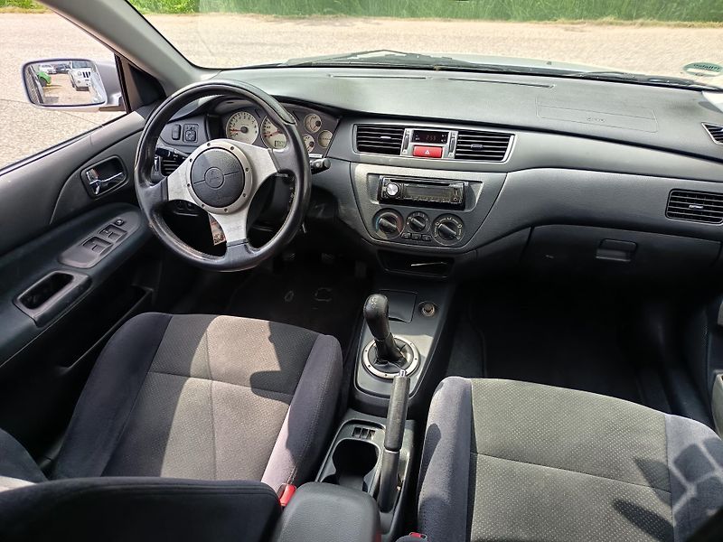 Mitsubishi Lancer (2005) 2.0 16v 100kw - fotka 38 z 45