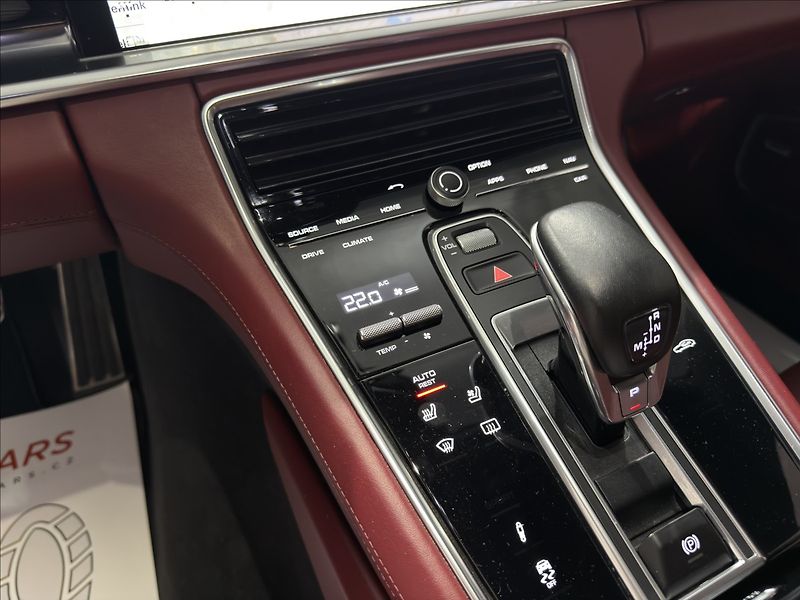 Porsche Panamera 4,0   4S 421HP APPROVED 27 SOF - fotka 18 z 37