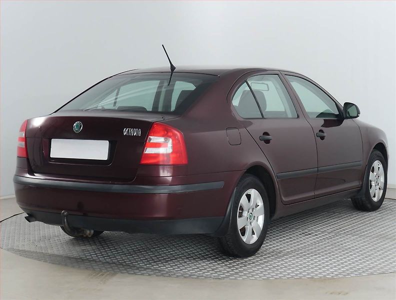Škoda Octavia (2012) Ambition 1.6, ČR,1.maj - fotka 5 z 15