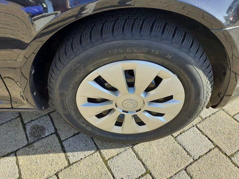 Škoda Octavia (2012) KOMBI 1.4 TSI - fotka 21 z 38