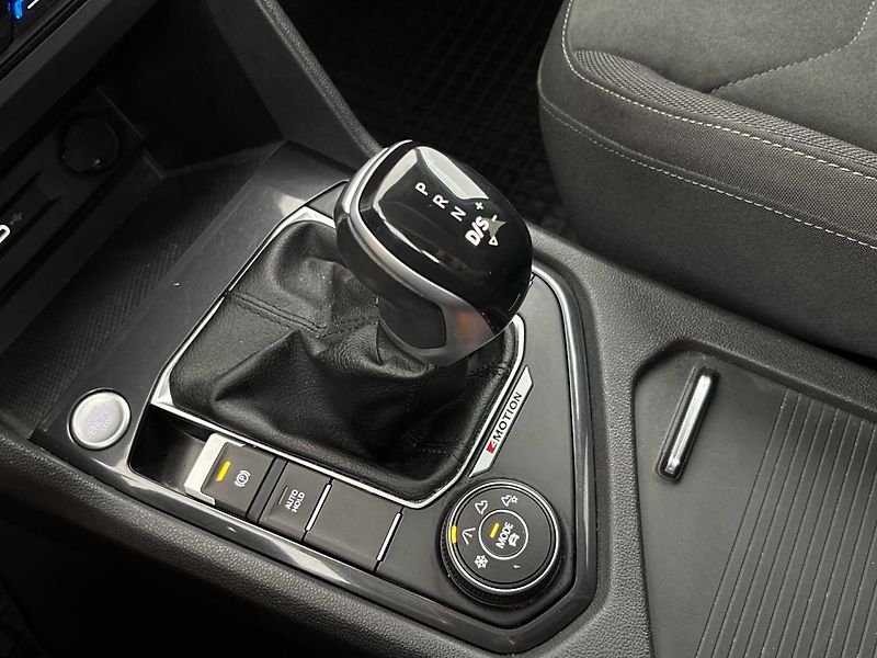 Volkswagen Tiguan Elegance 4Motion DSG - fotka 20 z 30