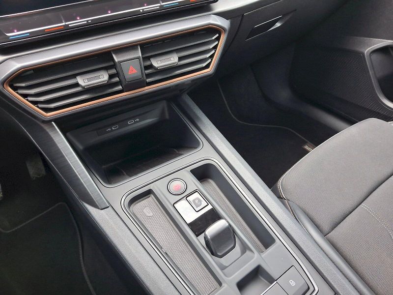 Cupra Formentor (2024) DSG 1,5TSi 110kW - fotka 33 z 35