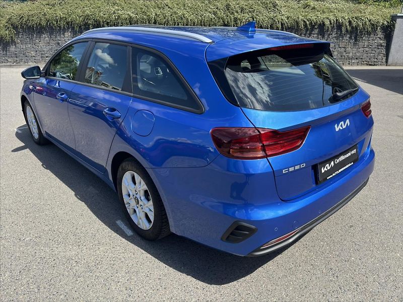 Kia Ceed 1,5 TGDi AT Spin ZÁRUKA KAMERA - fotka 3 z 40