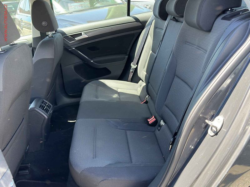 Volkswagen Golf (2018) 1.4 TSi, ČR, Comfortline - fotka 9 z 14