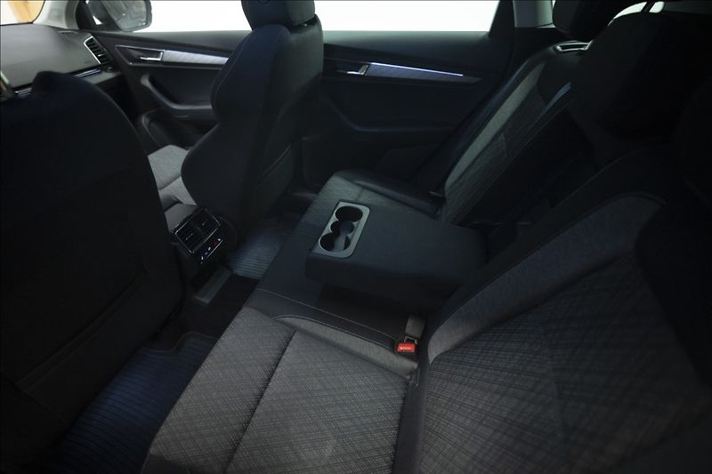 Škoda Karoq 2,0 TDI DSG KEYLESS VÝHŘEV ČR - fotka 17 z 38